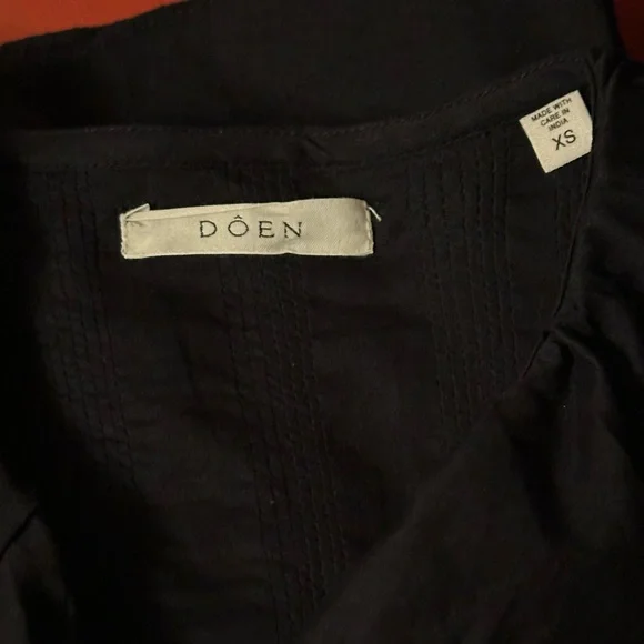 Doen Henri Top Black Ruffled Button Down - Picture 4 of 5